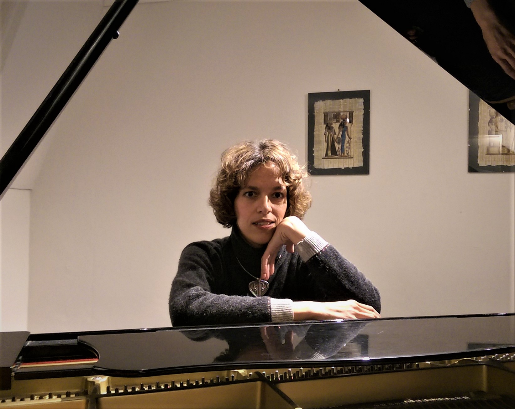 Me sitting at piano2